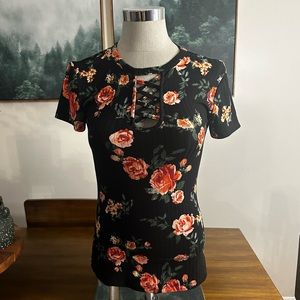 Rue 21 Floral Top medium